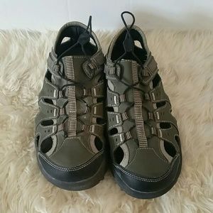 CLEARANCE Sandles/Water Shoes (T3)